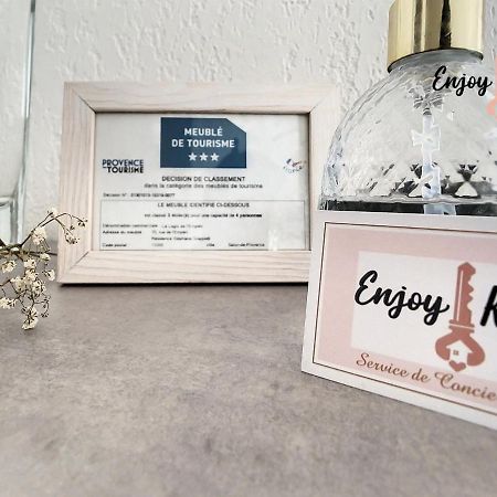 Au pied du Château de l'Empéri Salon-de-Provence Extérieur photo